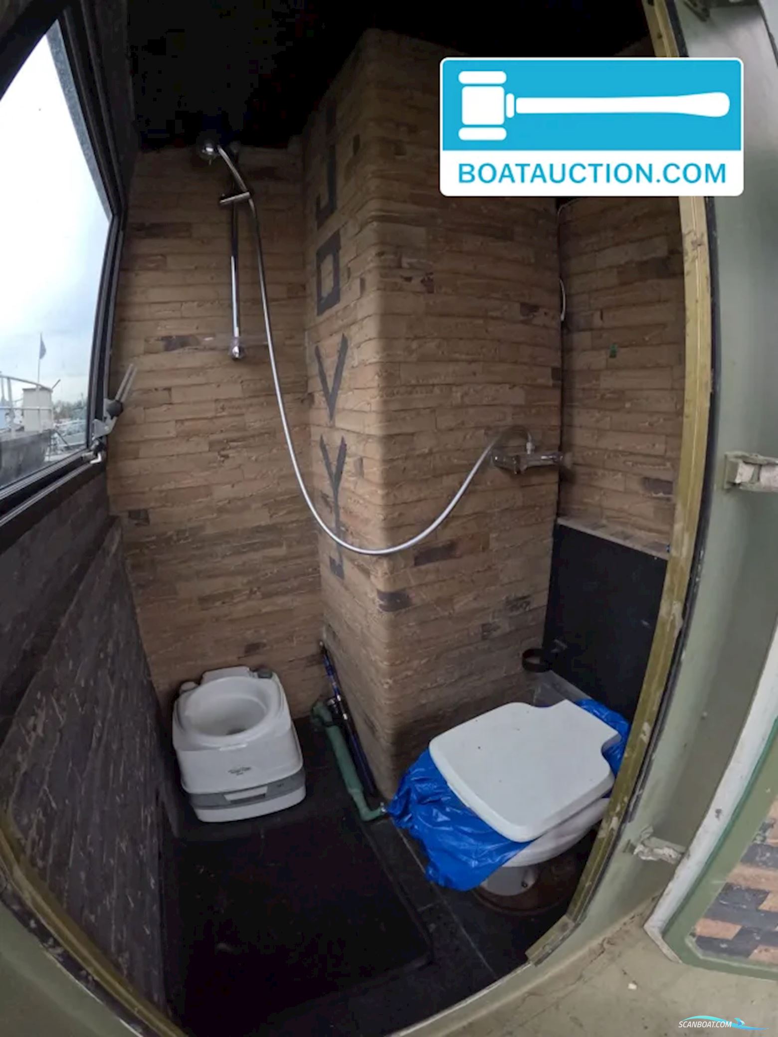 Loosdrecht Houseboat