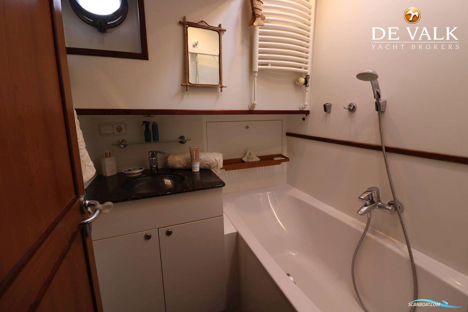 Luxe Motor 1900 Dutch Traveller