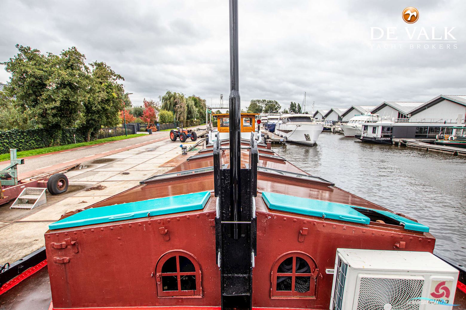 Luxe Motor 28M