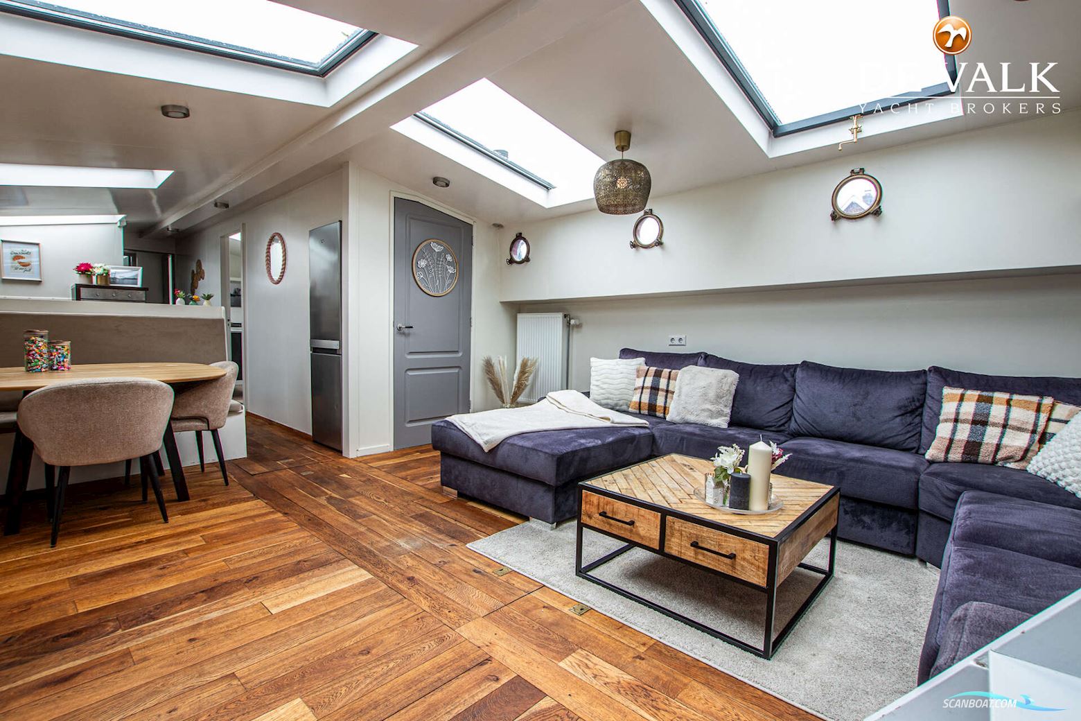 Luxe Motor 28M