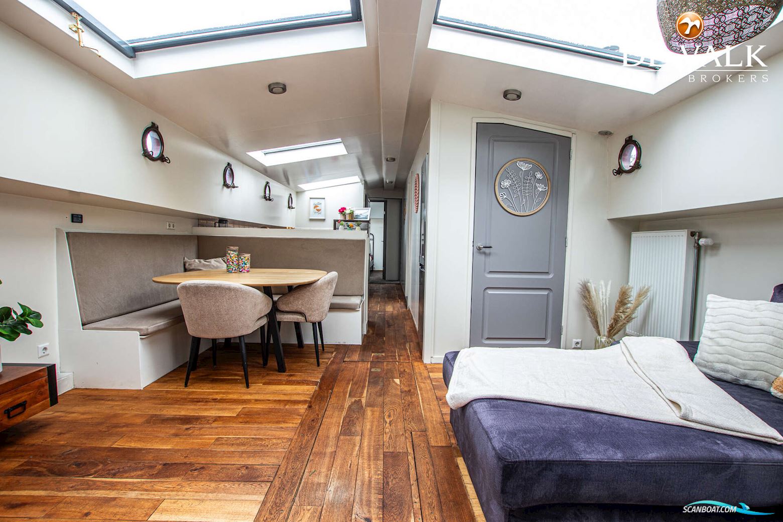 Luxe Motor 28M