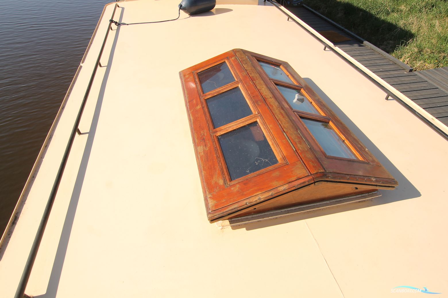 Luxe Motor Live Aboard