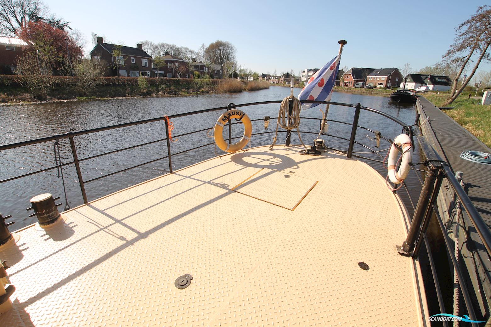 Luxe Motor Live Aboard