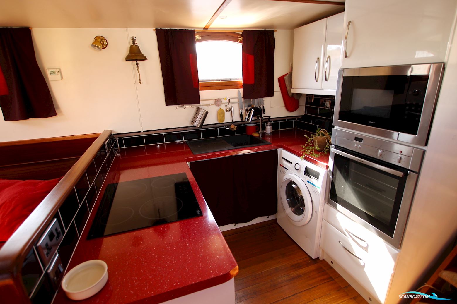 Luxe Motor Live Aboard