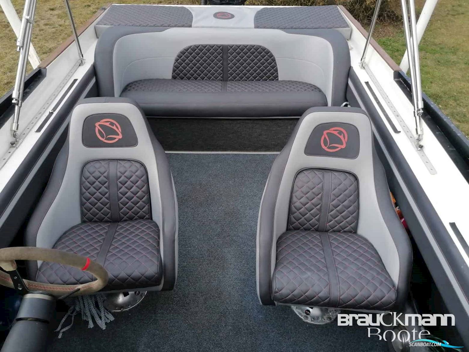 Manta Racing Boats Offshore Boot Manta