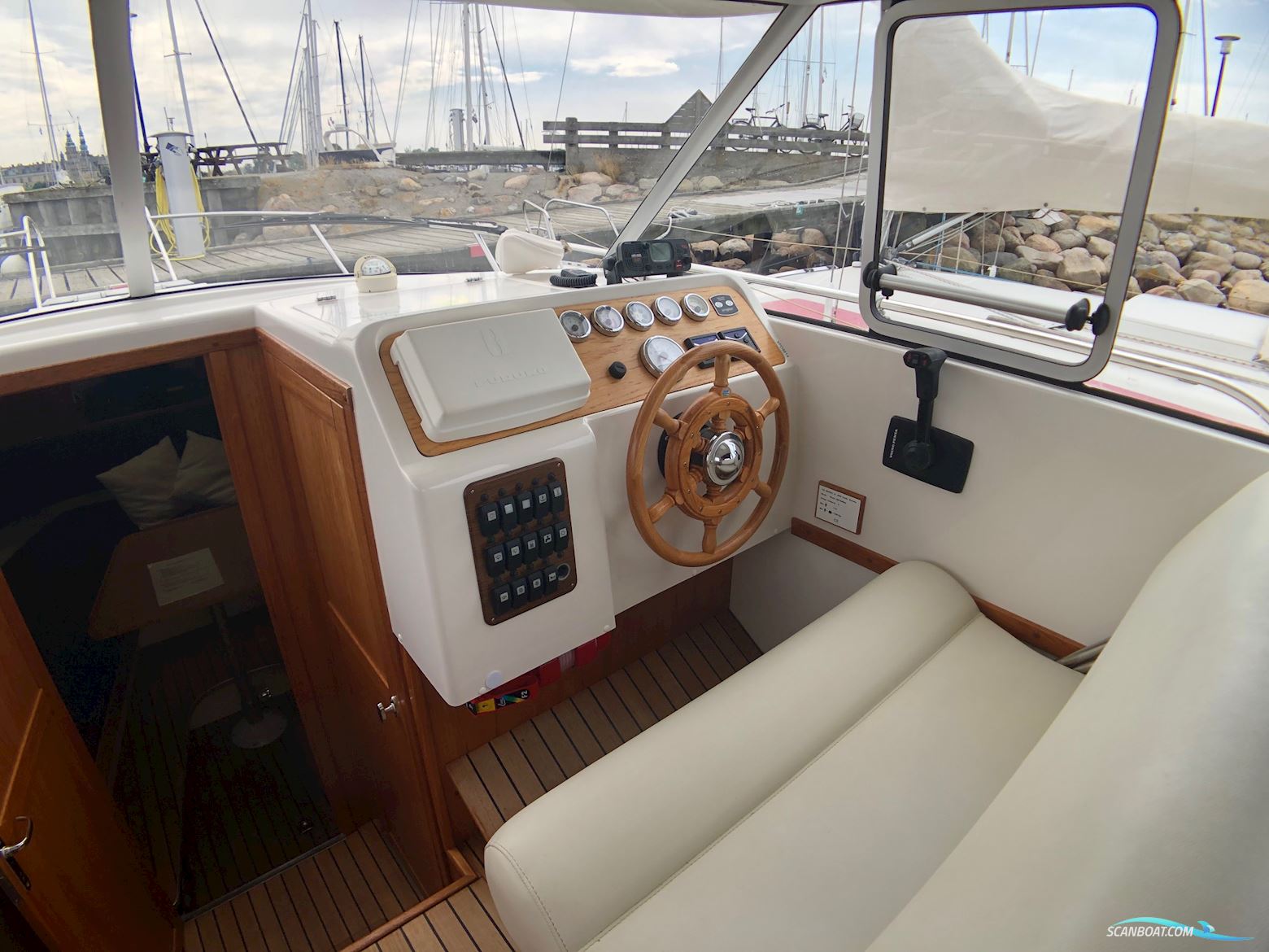 Marex 280 Holiday fra 2008, meget få motortimer.