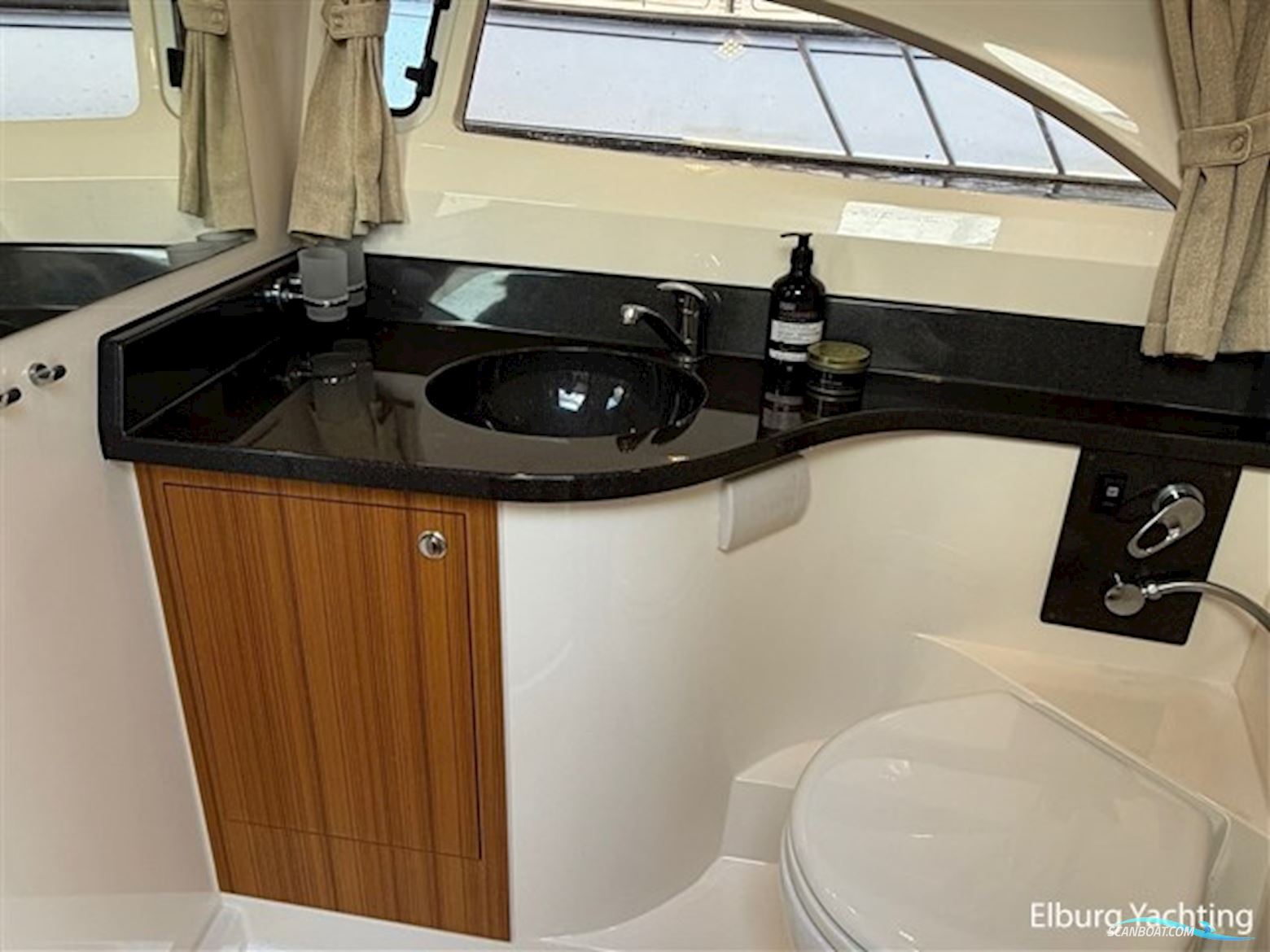 Marex 310 Sun Cruiser