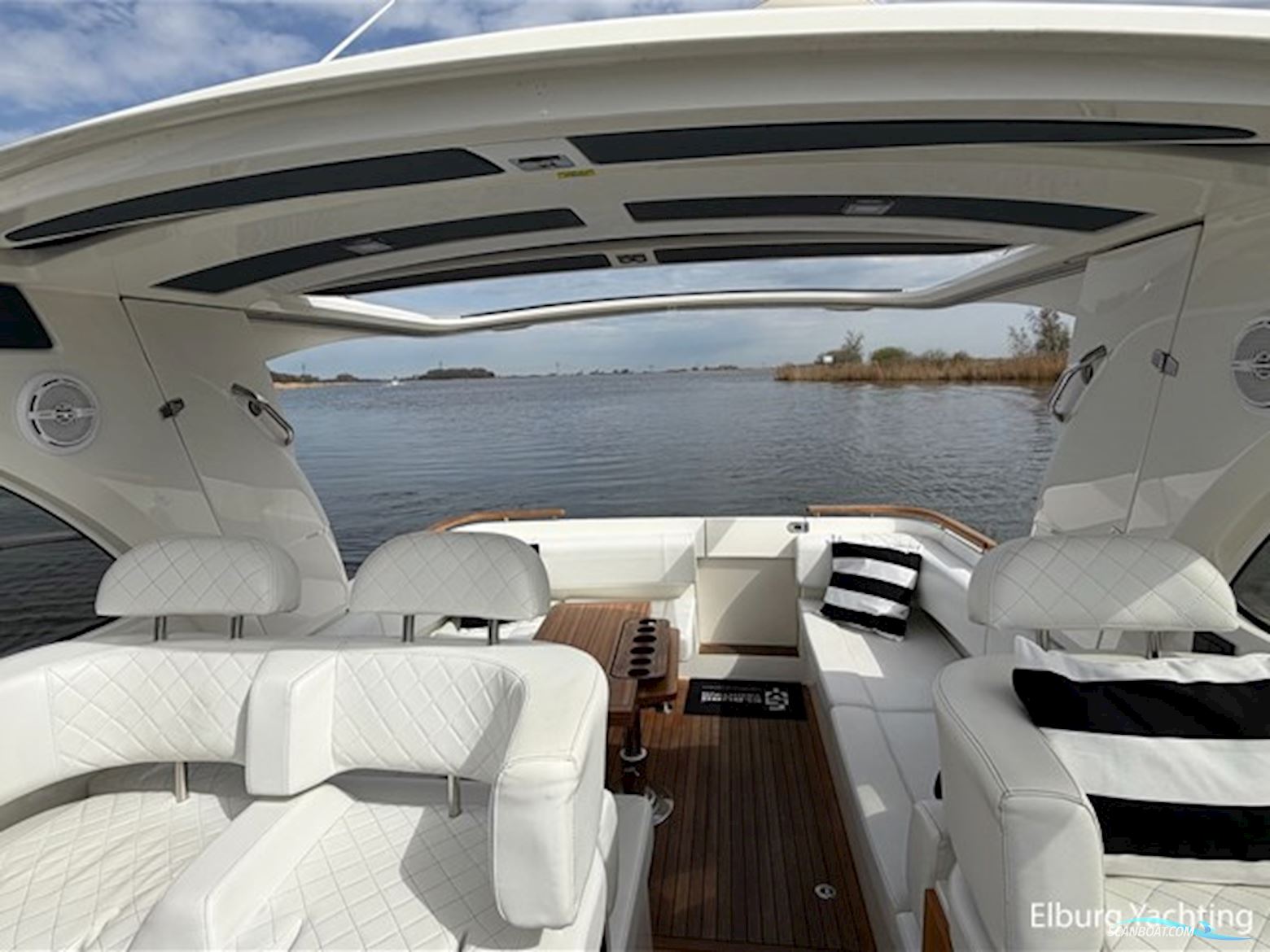 Marex 310 Sun Cruiser