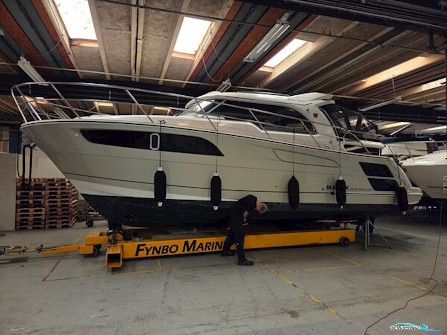 Marex 320 Aft Cabin Cruiser