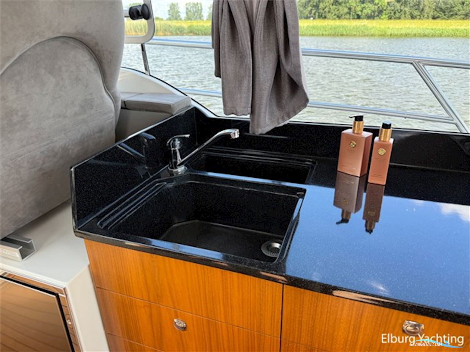Marex 375