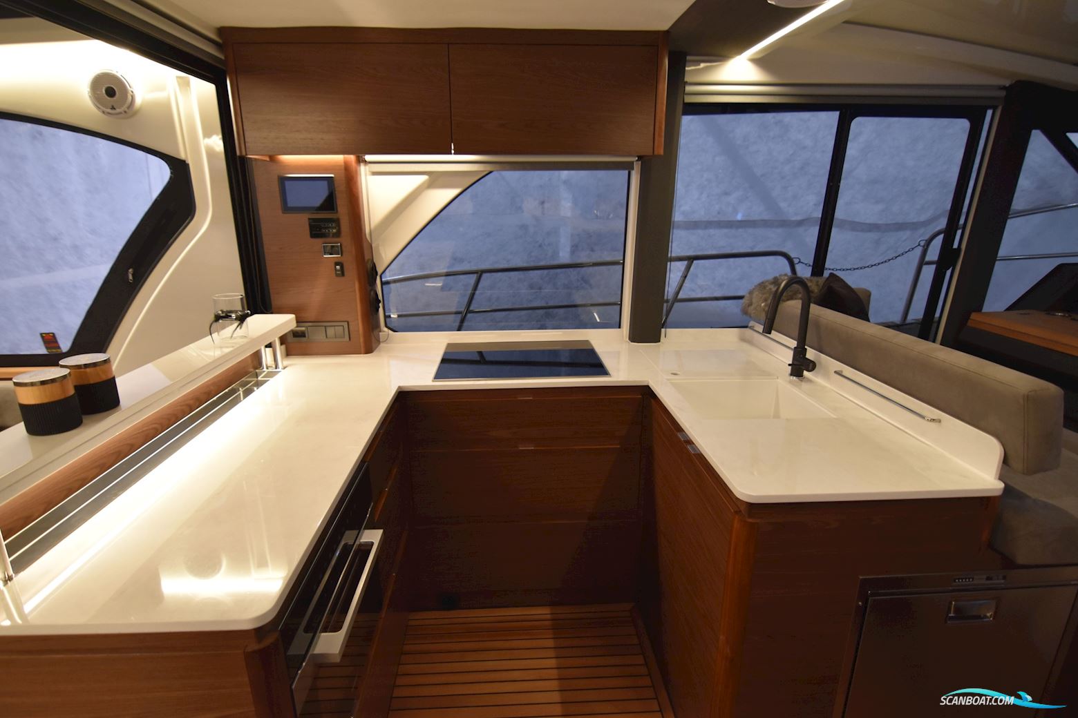 Marex 440 Gourmet Cruiser