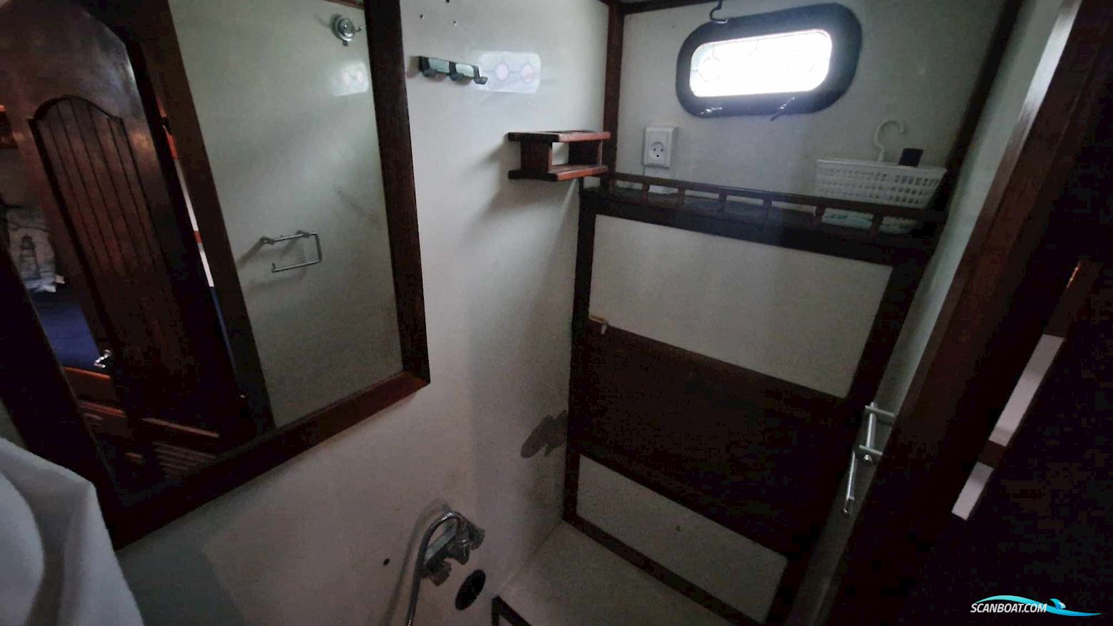 Marine Trader 34 Double Cabin