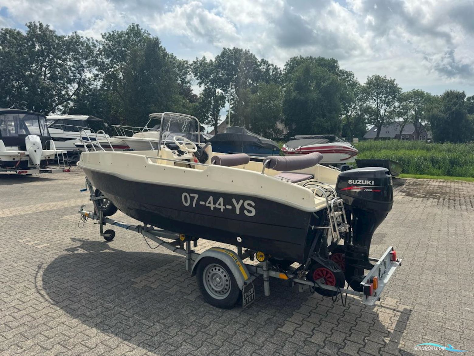 Marion 440 Consoleboot direct leverbaar!