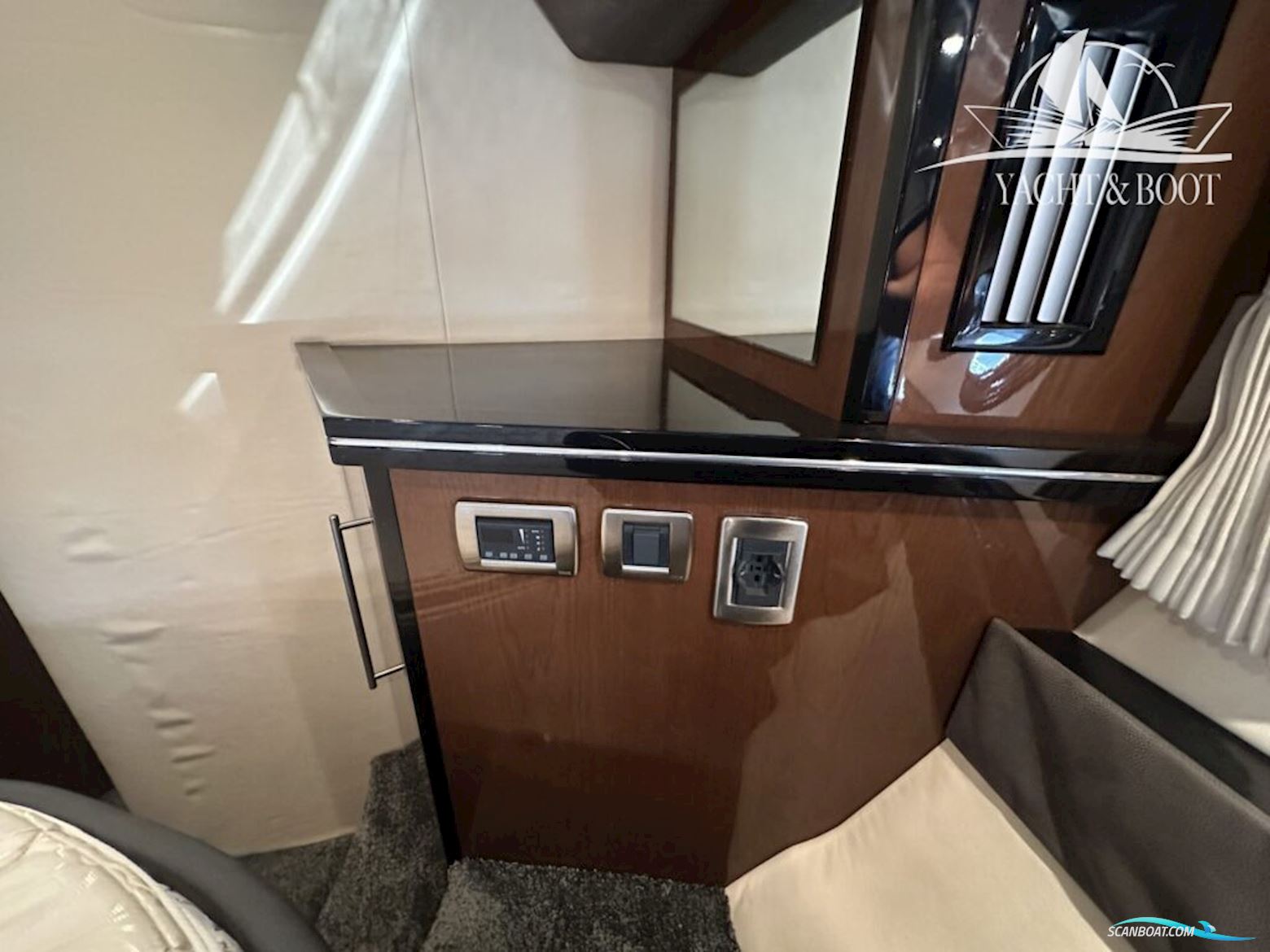 Marquis 420 Sport Coupe