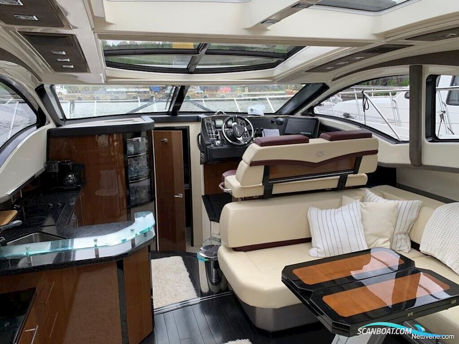 Marquis 420 Sport Coupe