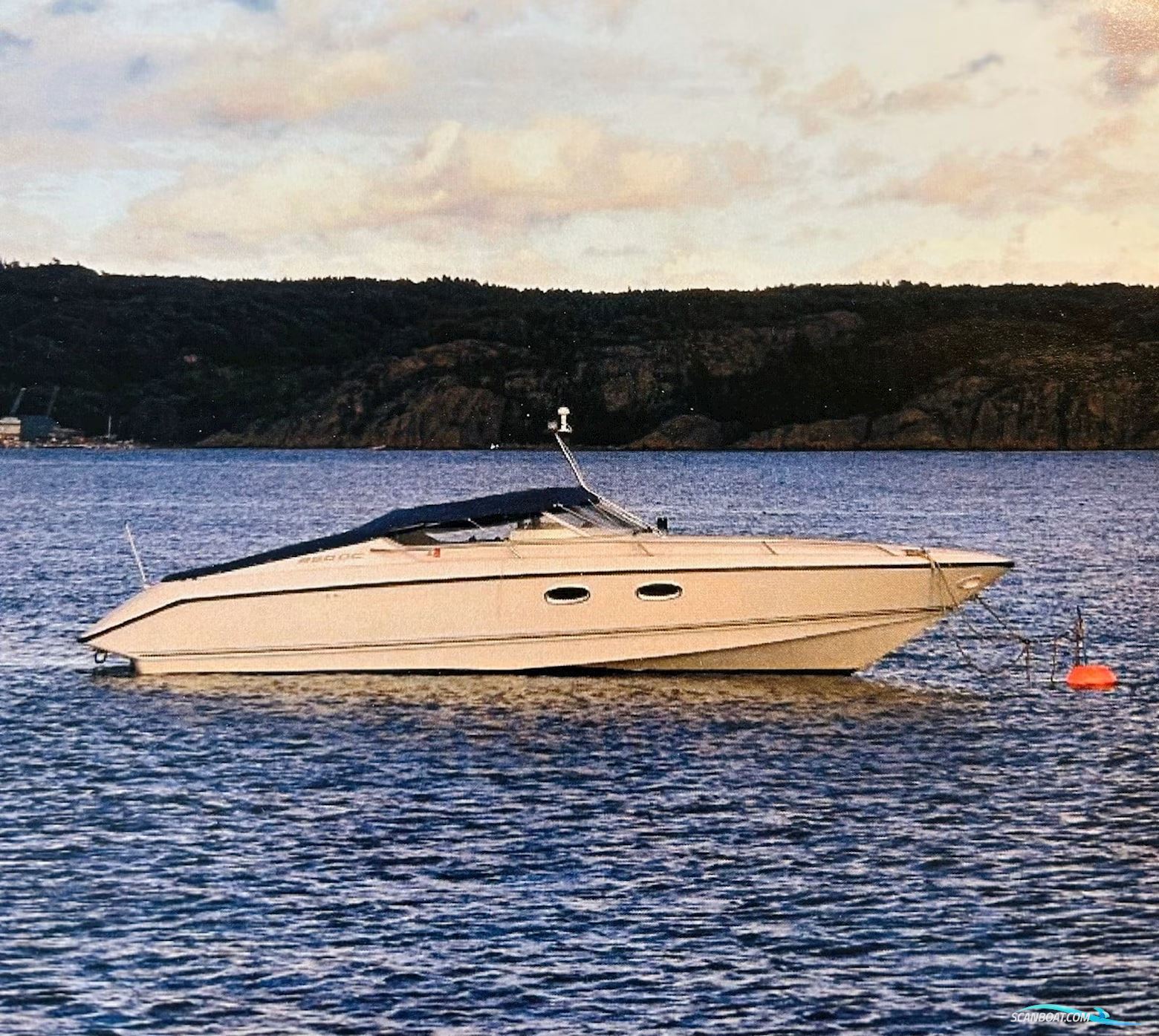 Maxi 880 DC Motorbåd 1991, med MerCruiser motor, Sverige