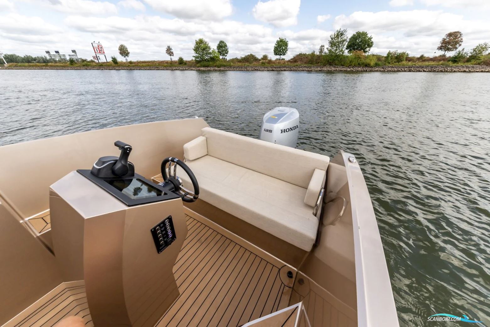 Maxima 580 Sport Lounge