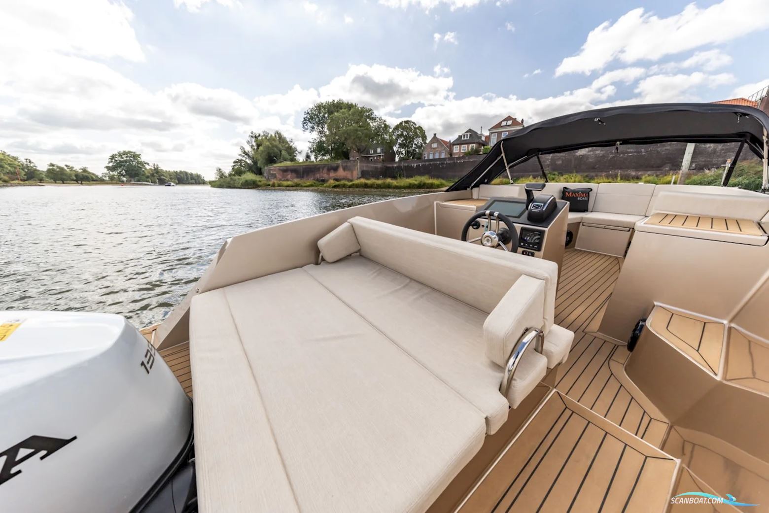 Maxima 580 Sport Lounge