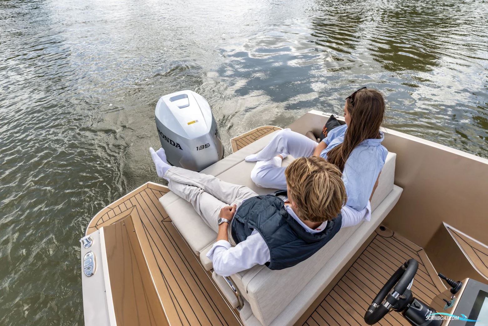 Maxima 580 Sport Lounge