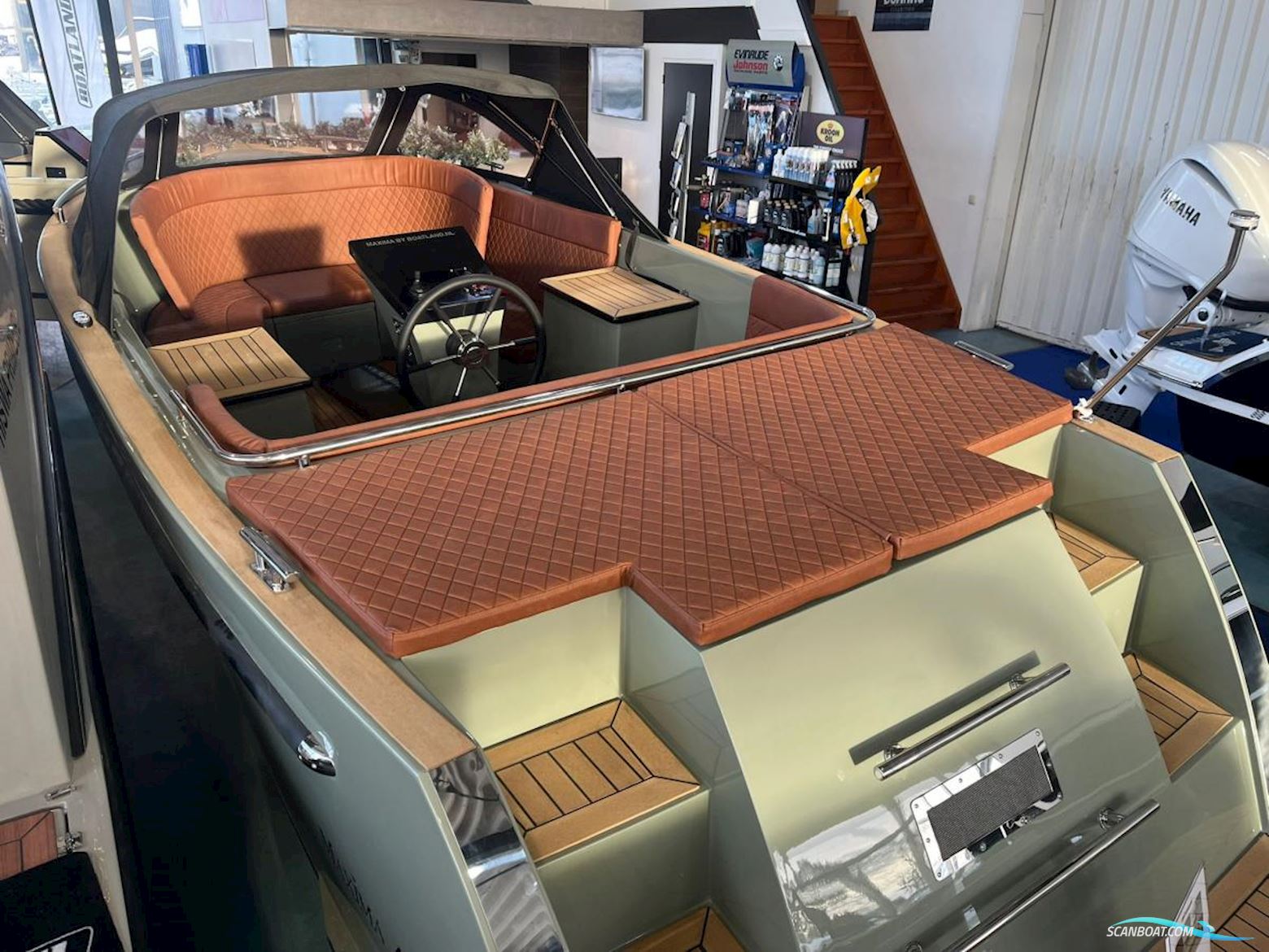 Maxima 630 Tender met boegschroef