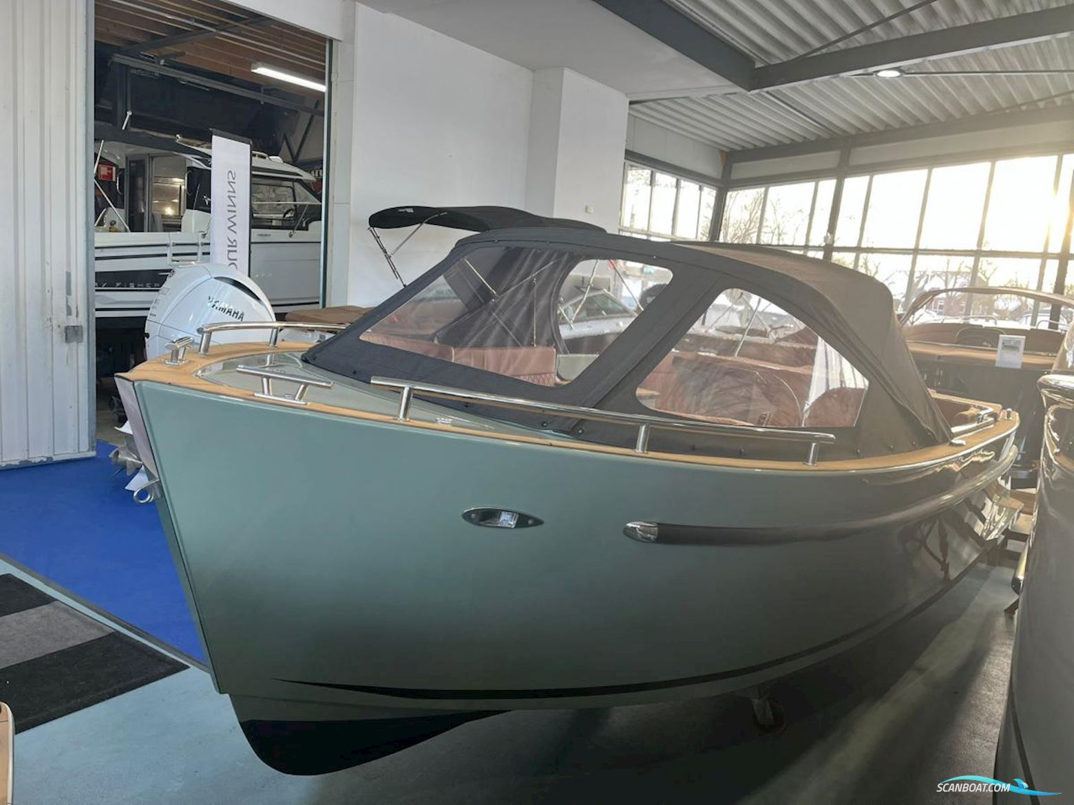 Maxima 630 Tender met boegschroef