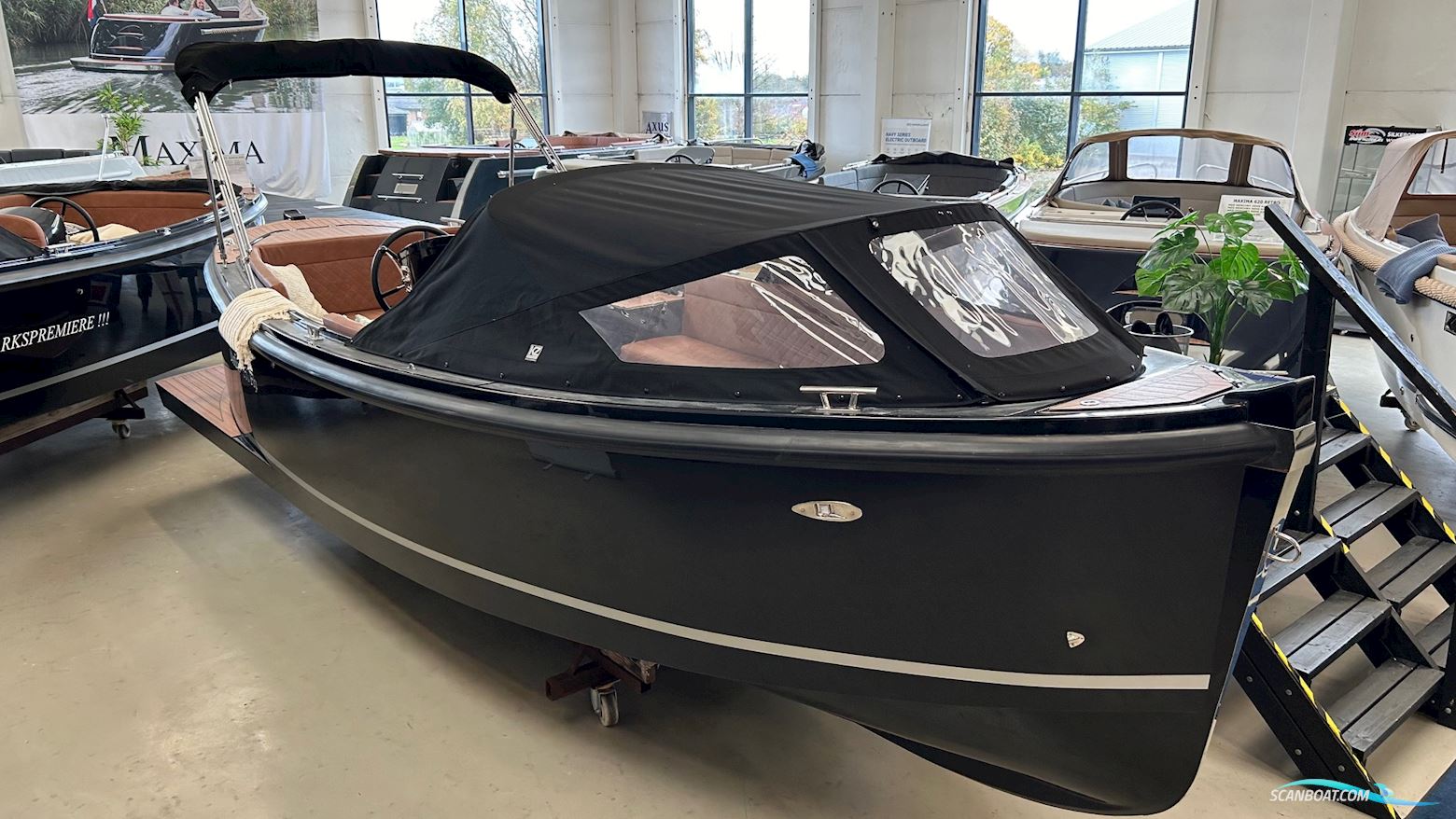 Maxima 650 Flying Lounge