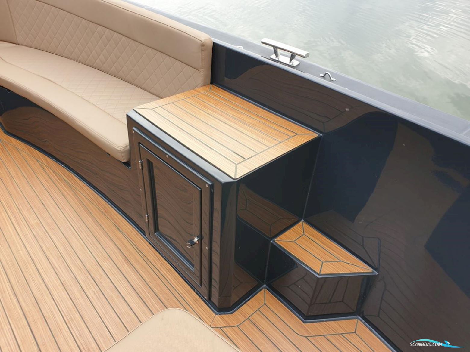 Maxima 650 Flying Lounge