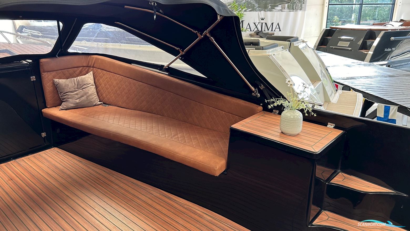 Maxima 750 Flying lounge