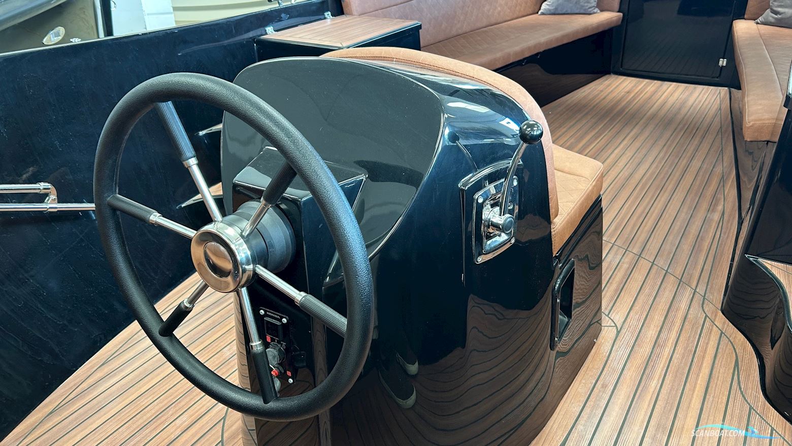 Maxima 750 Flying lounge