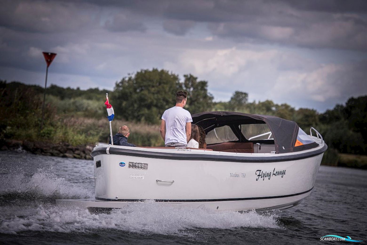 Maxima 750 Flying lounge