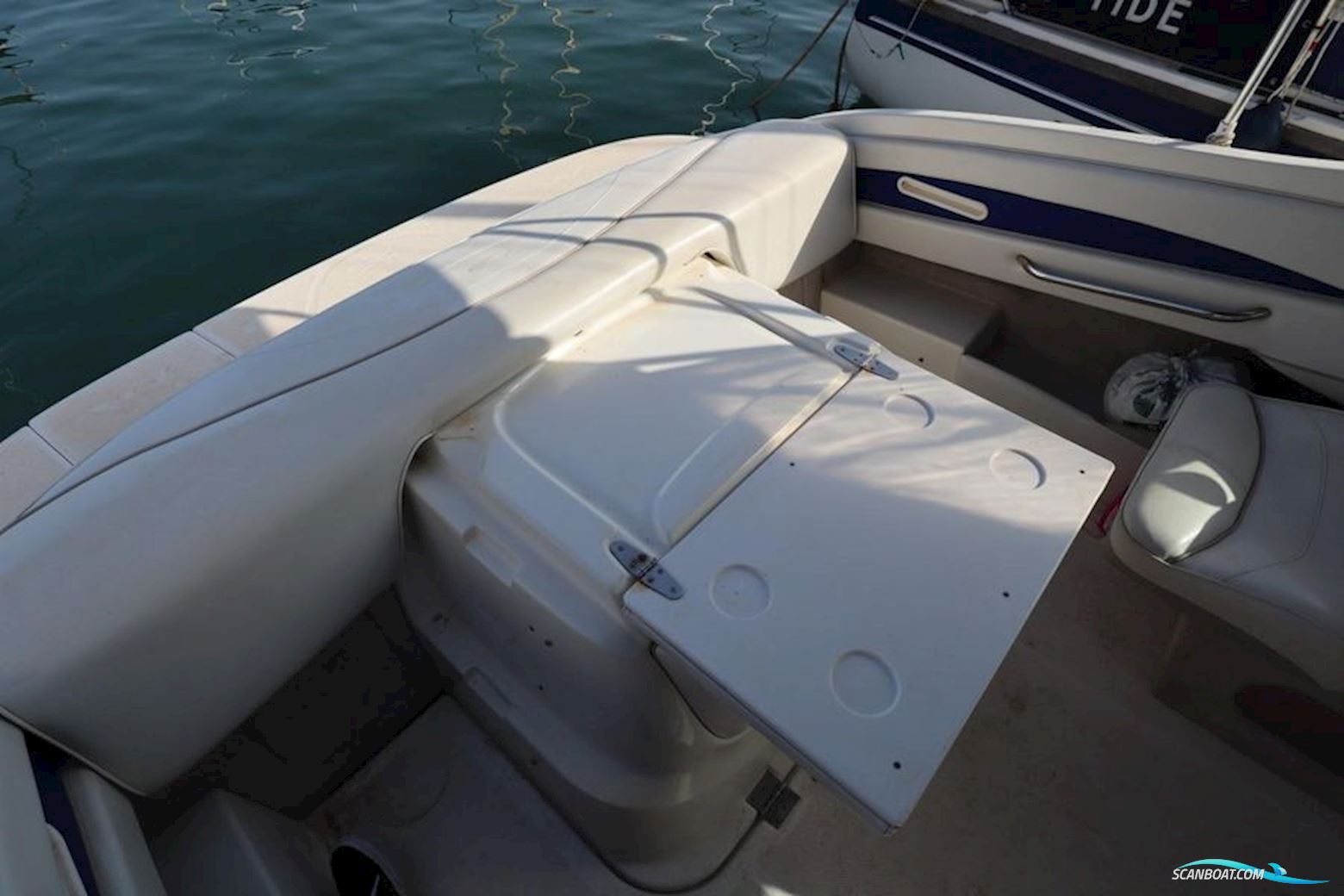 Maxum 2100sc