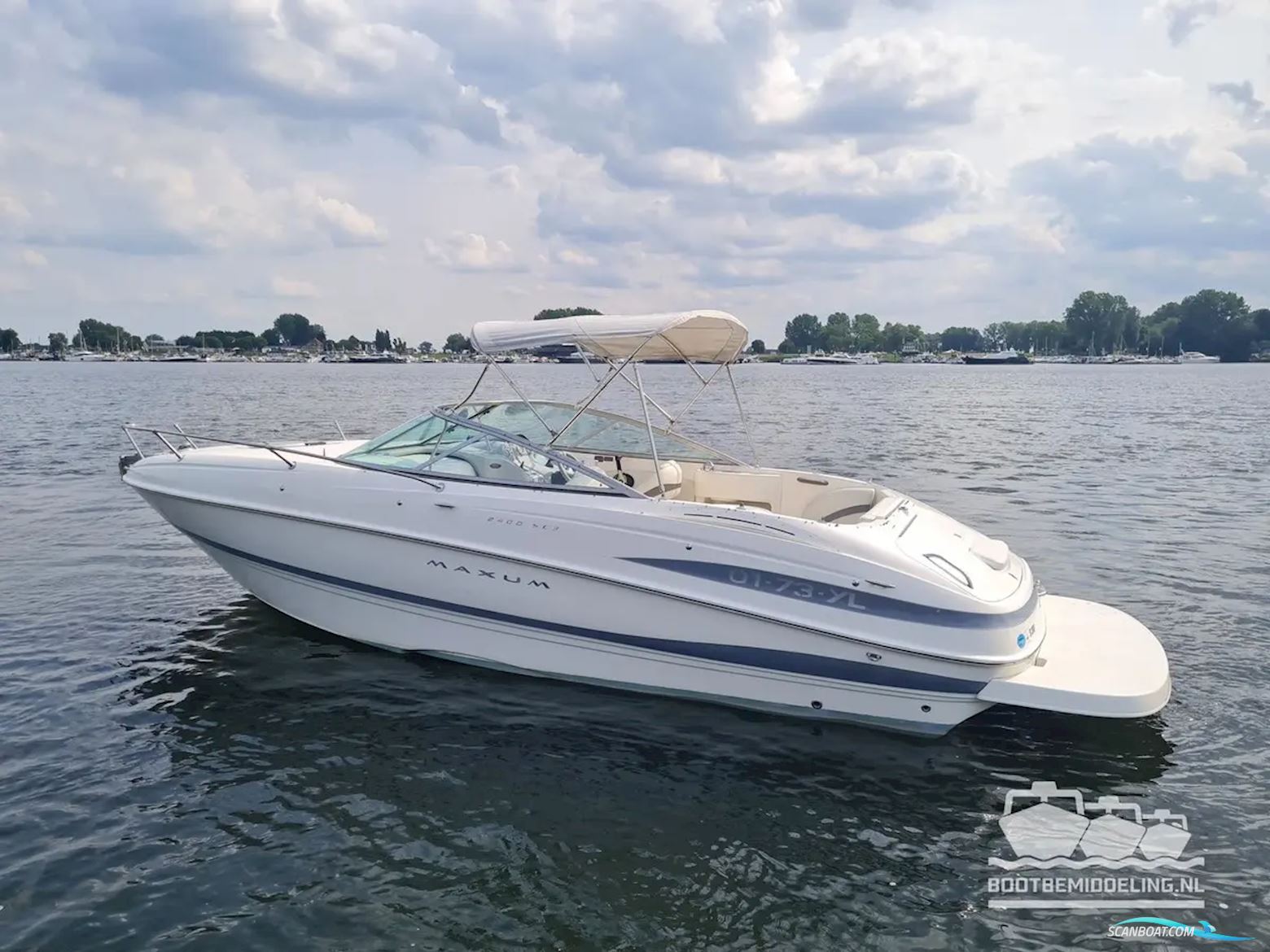 Maxum 2400 SC3, inclusief trailer