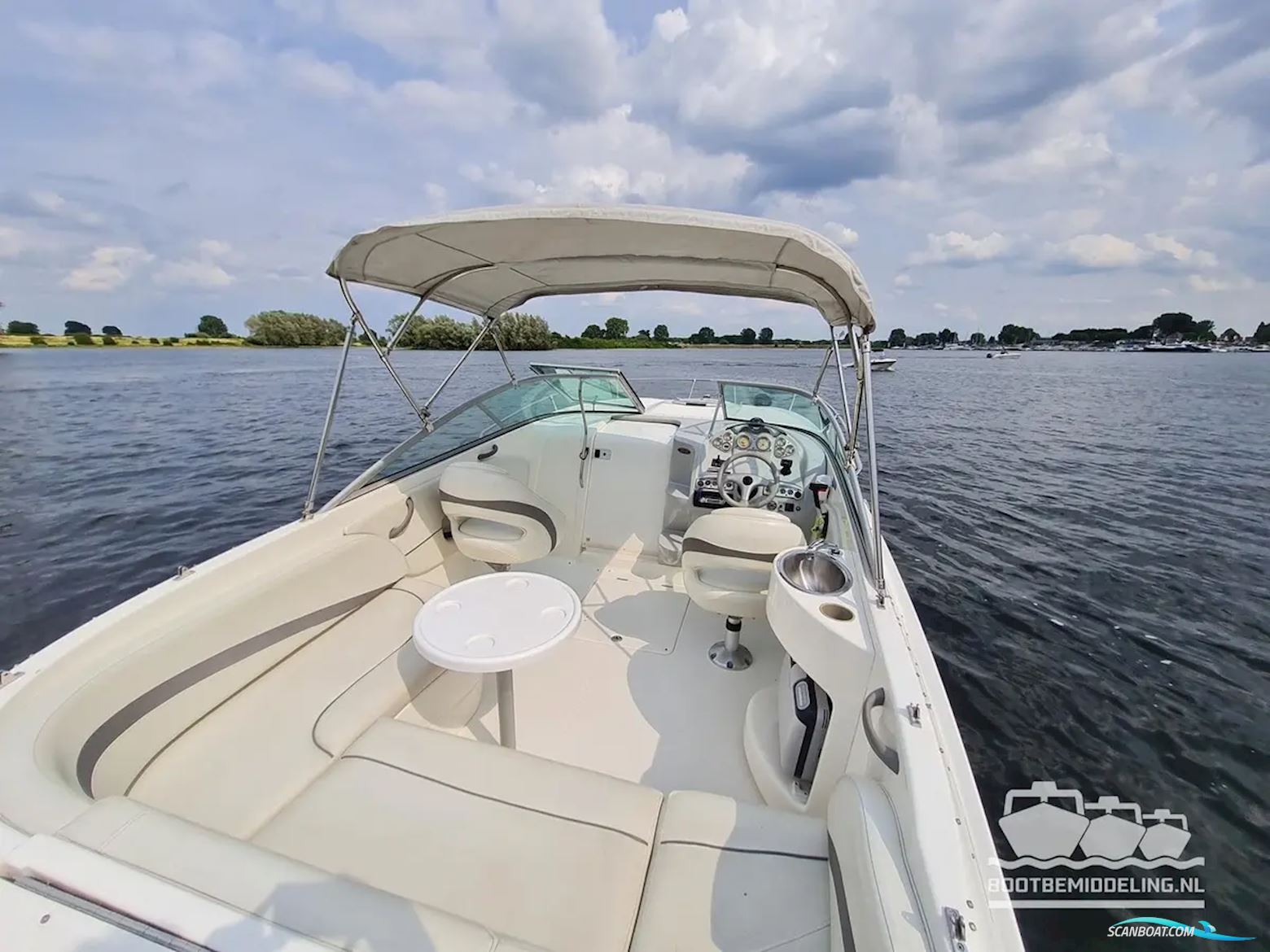 Maxum 2400 SC3, inclusief trailer