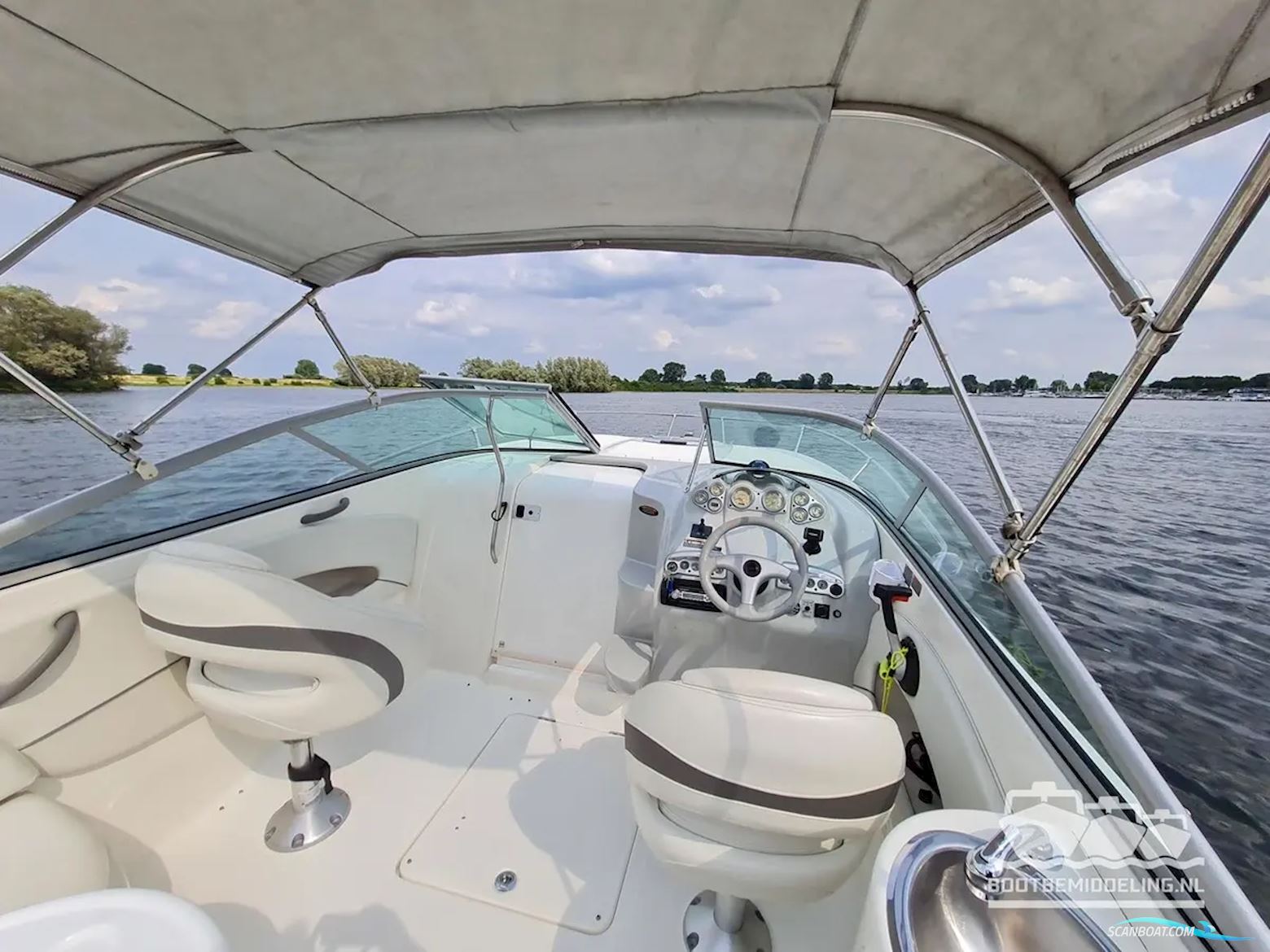 Maxum 2400 SC3, inclusief trailer