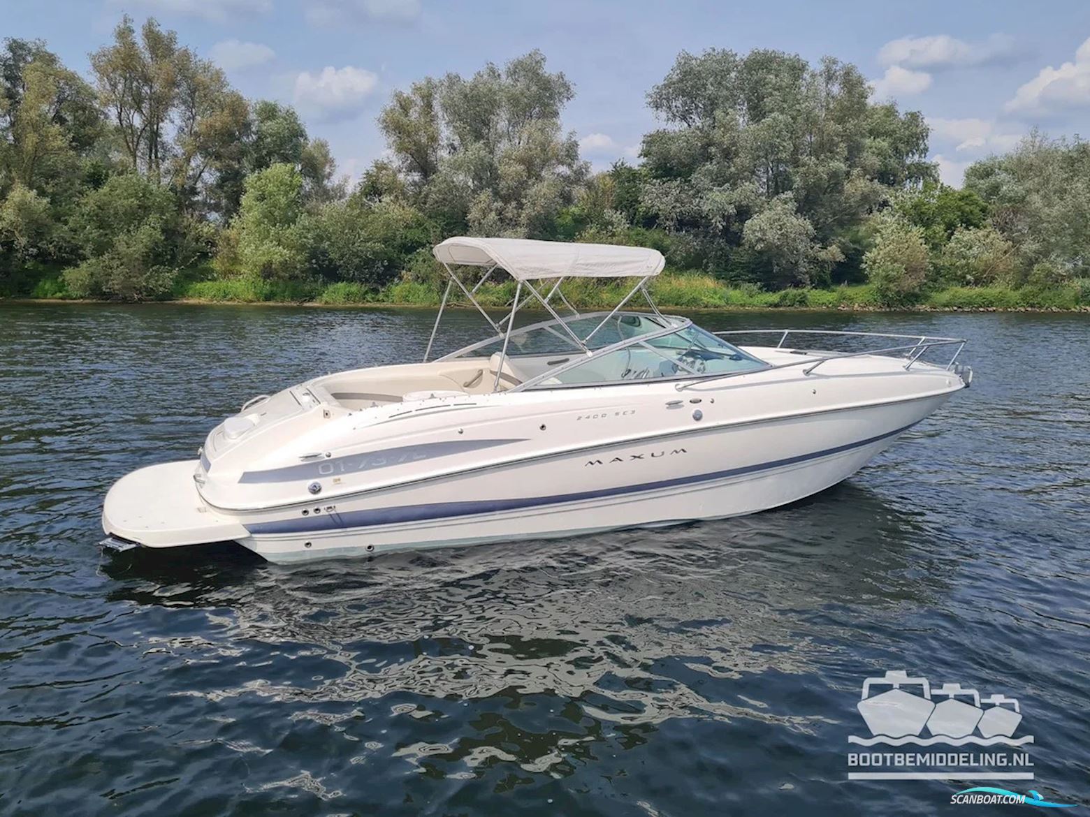 Maxum 2400 SC3 Motorbåd 2006, med Mercruiser motor, Holland