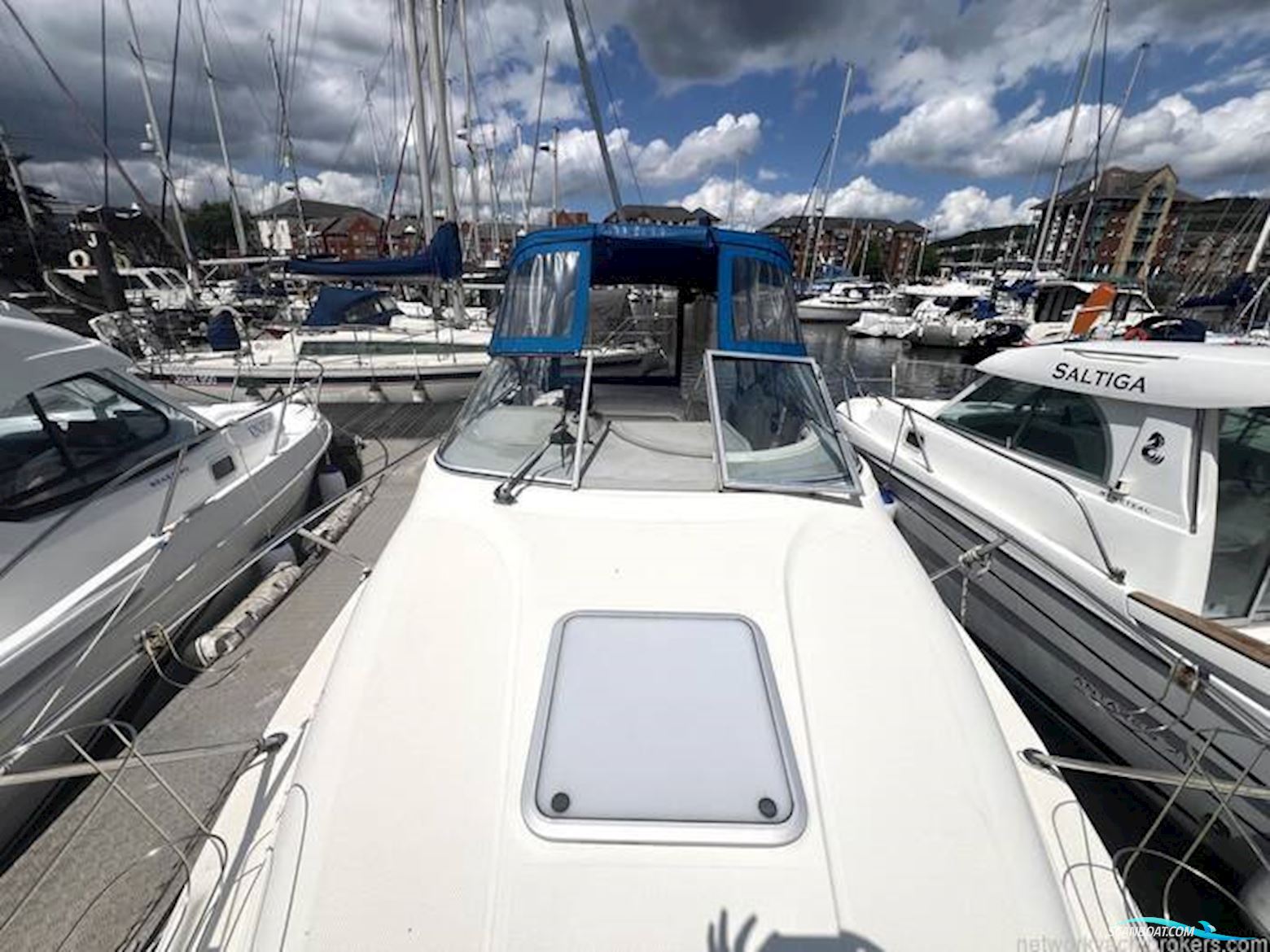 Maxum 2400 Scr