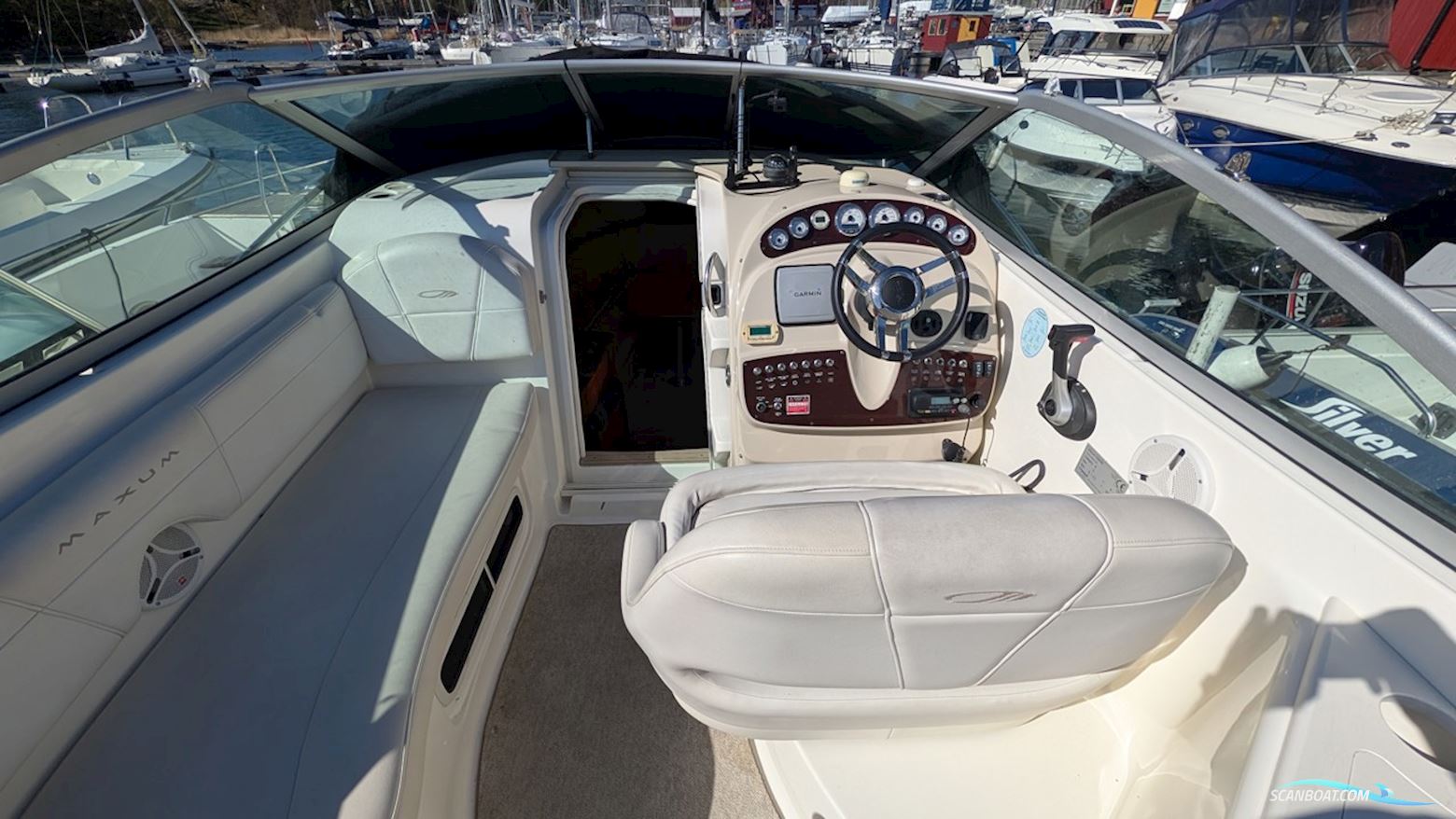 Maxum 2500 SE