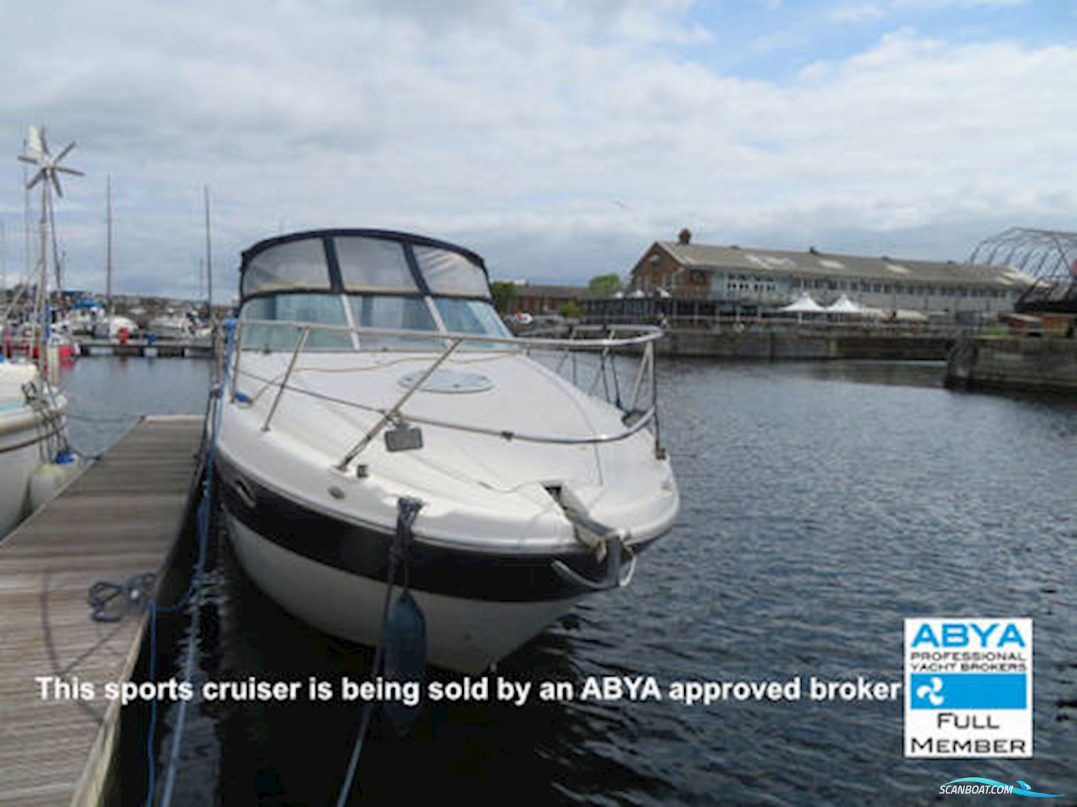 Maxum 2700 Scr Motorbåd 2000, med Mercruiser Mpi motor, England