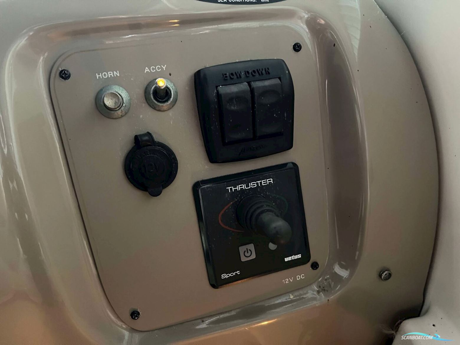 Maxum 2700 Src