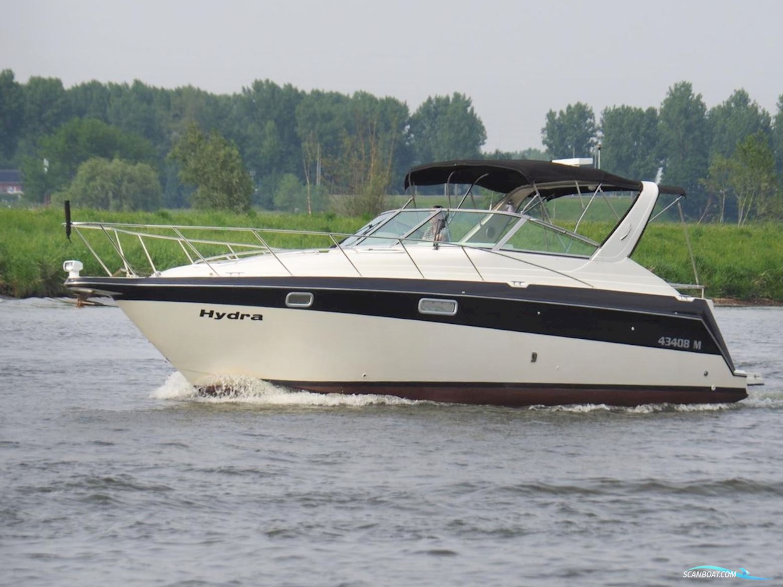 Maxum 3200 Scr Motorbåd 1994, Holland