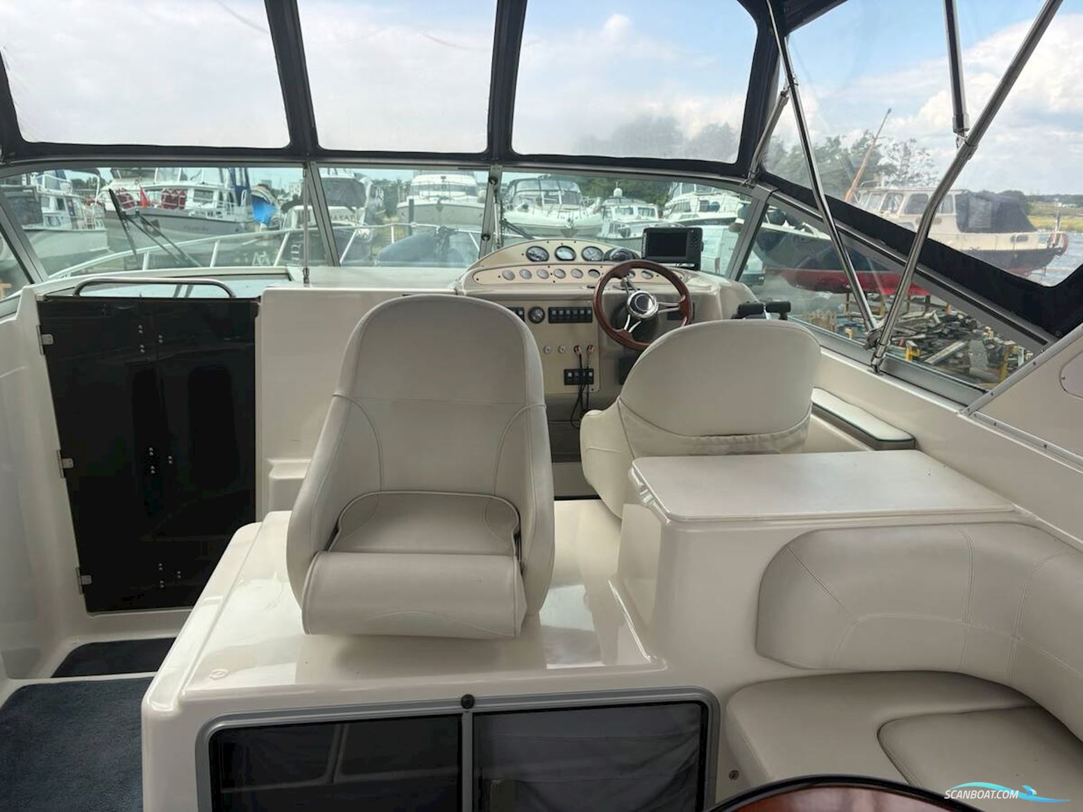 Maxum 3200 Scr
