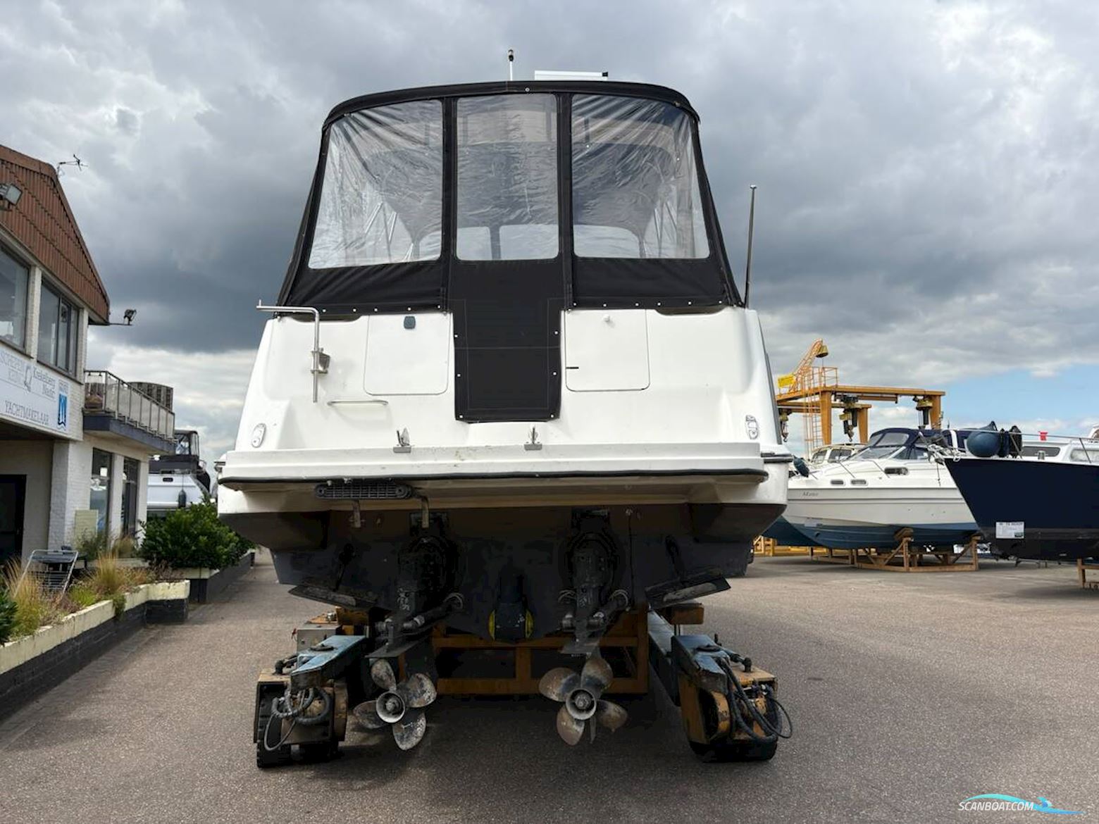 Maxum 3200 Scr