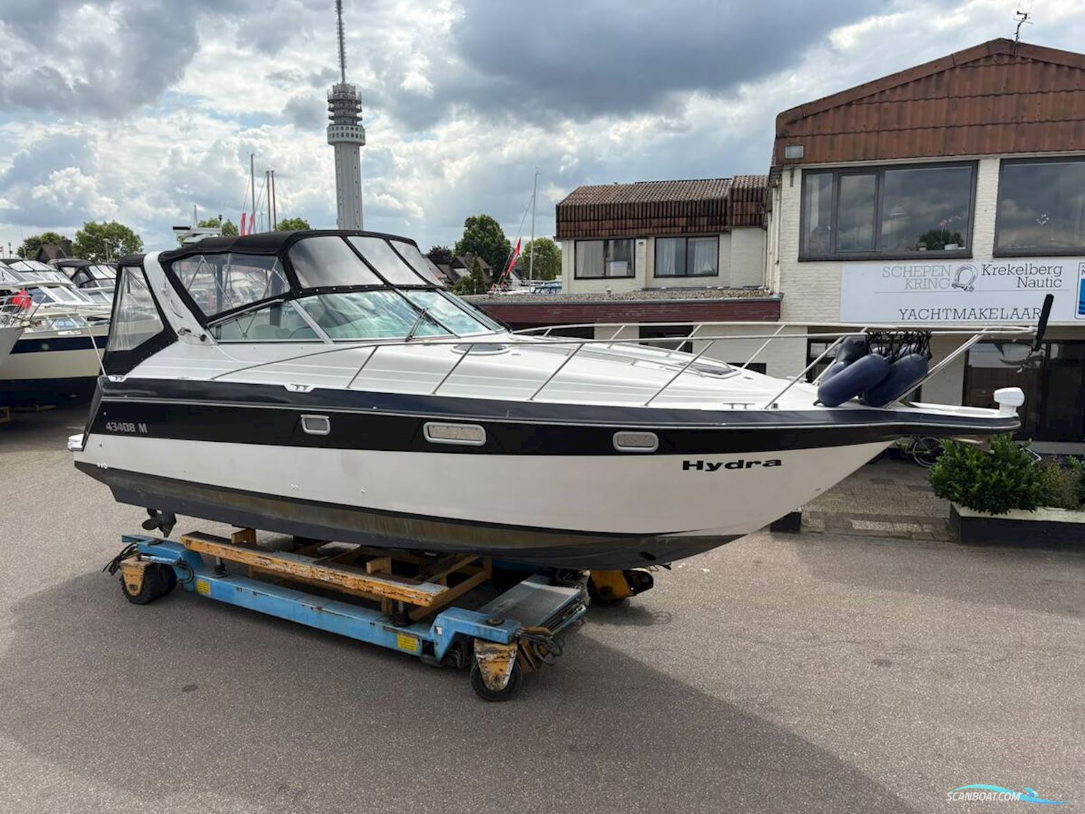 Maxum 3200 Scr
