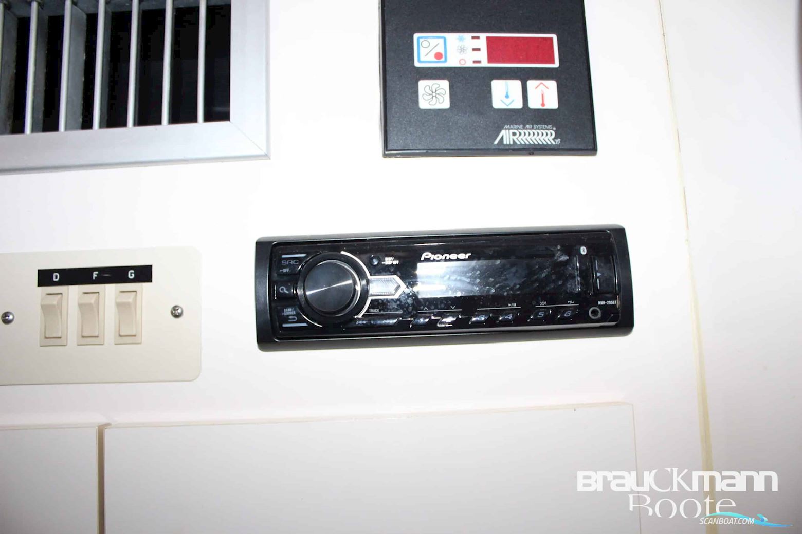 Maxum 3300 SCR