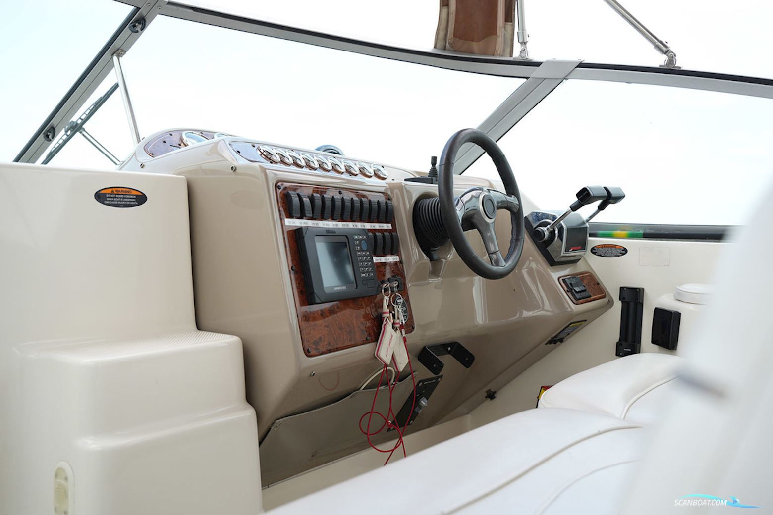 Maxum 3300 Scr