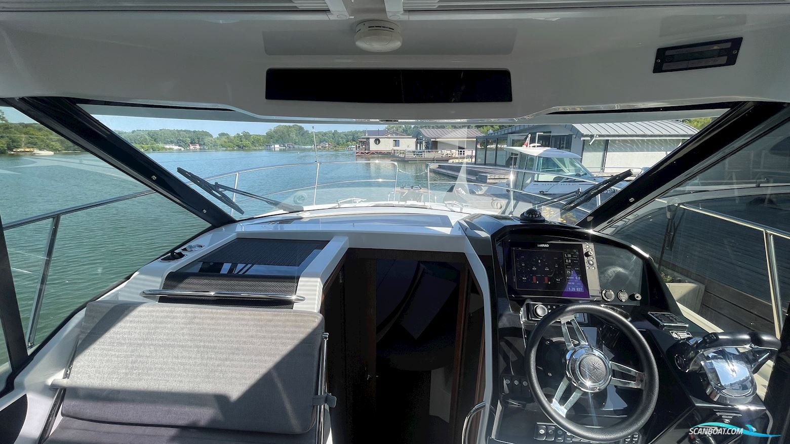 Merry Fisher 895 Offshore