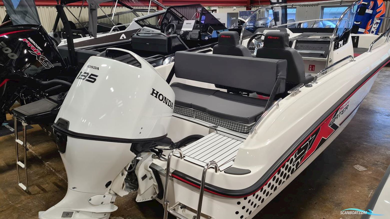 Micore XW57SC Motorbåd 2023, med Honda motor, Sverige