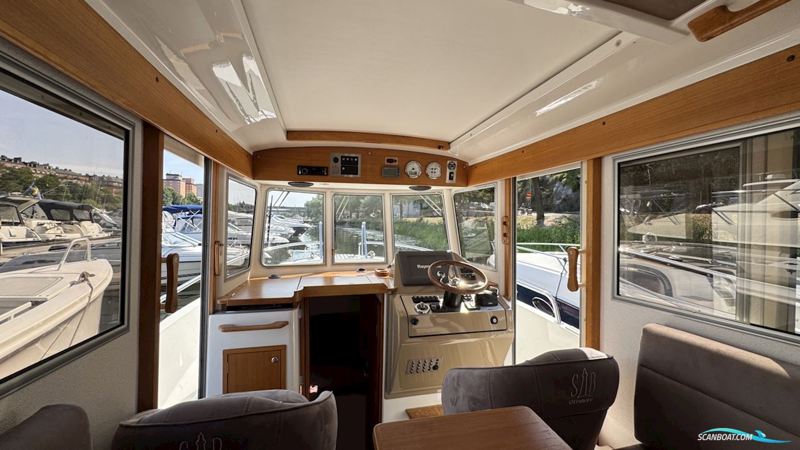 Minor Offshore 25