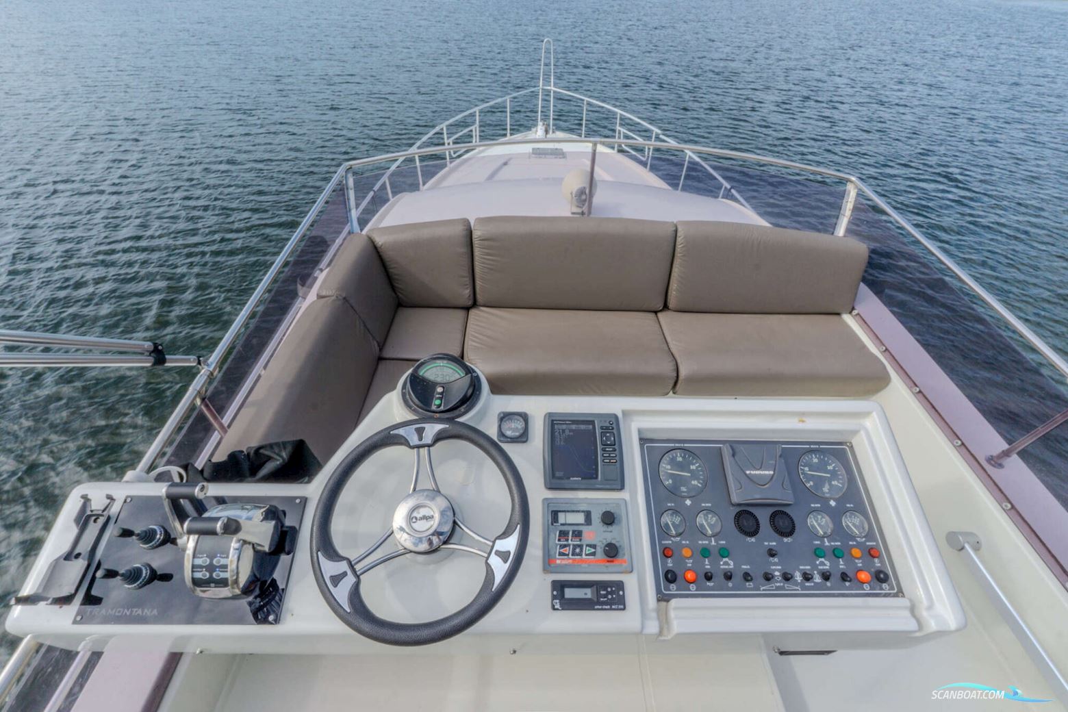 Mochi Craft 43 Flybridge