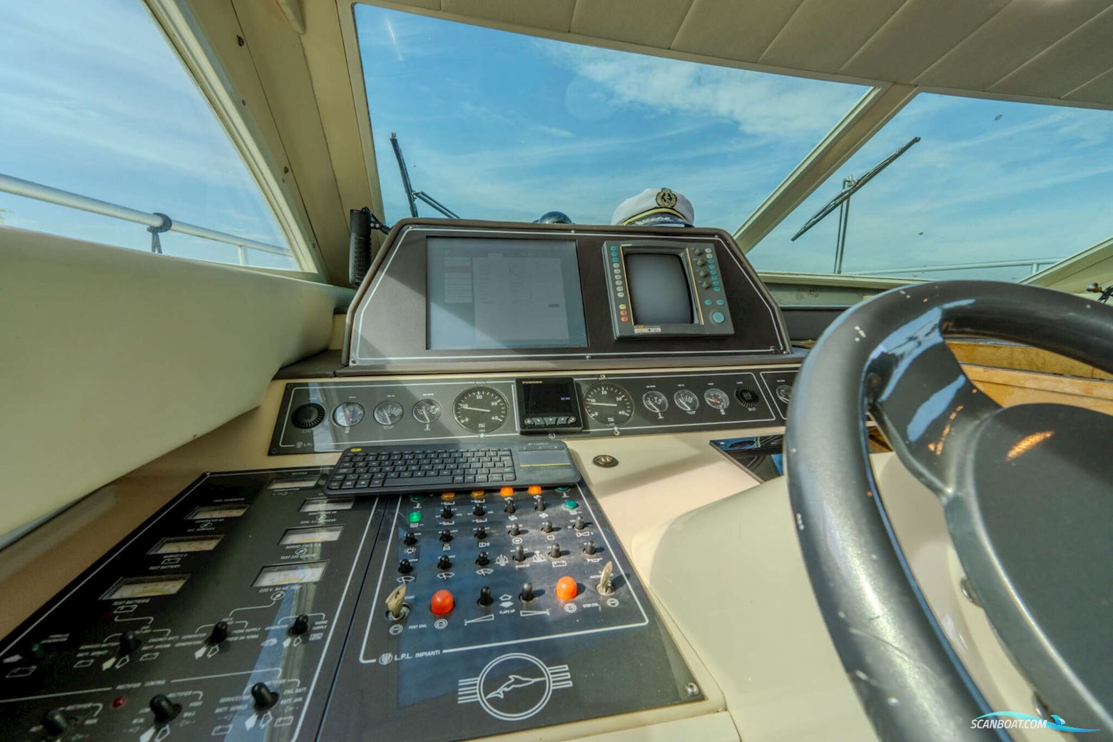 Mochi Craft 43 Flybridge